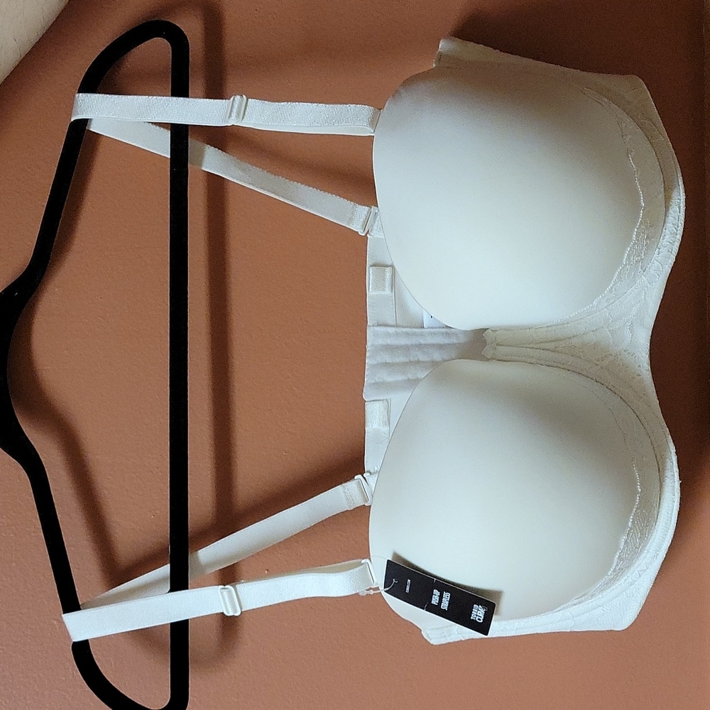 NWT Torrid Ivory Microfiber and Lace Push-Up Strapless Multi-Way Bra, Size 42DDD